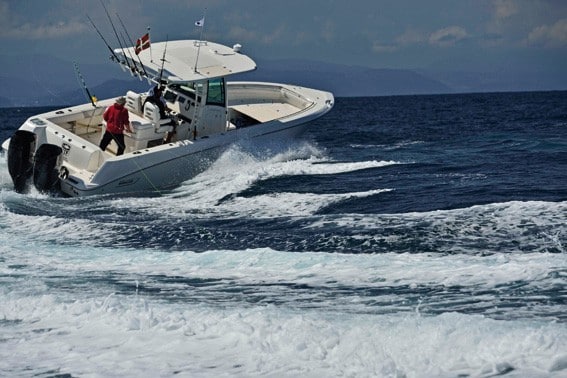 Le Boston Whaler 2x300ch d'OTF / Obsession Tuna Fishing vous guidera dans les pêches sportives de la côte basque